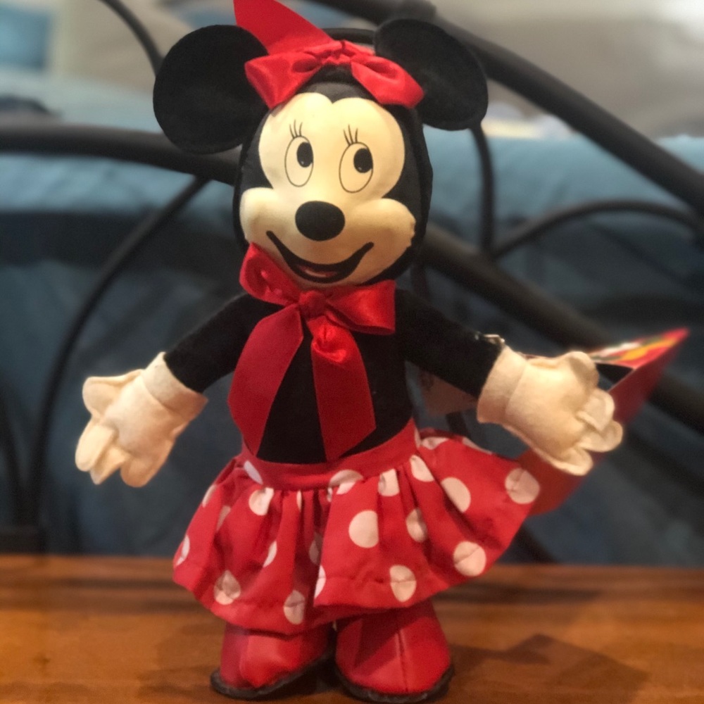 1993 WDW Limited Edition Gund Minnie Mouse